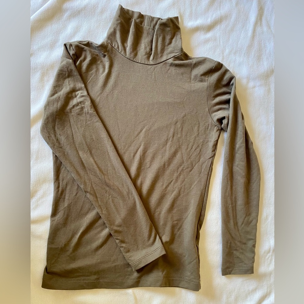 Uniqlo Heattech turtleneck shirt long sleeve